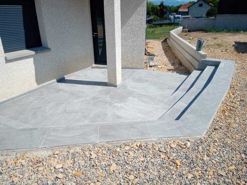 construction-escalier-dacces-a-romagnieu-mcm-batiment-a-chambery